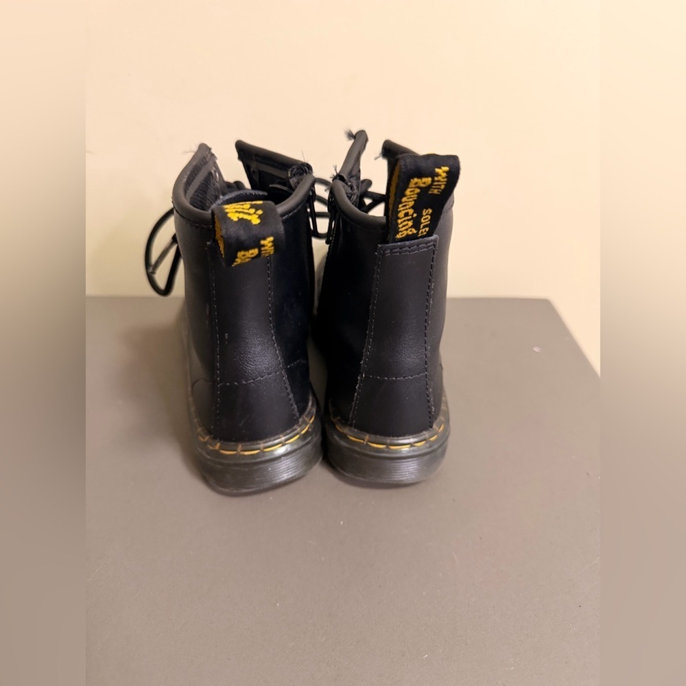 Youth Dr. Martens 1460 Leather Boots - Picture 4 of 7